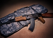 LOL赛事-绿茵传奇跨越国界，伊布慈善赛连续破门，助秘鲁表演赛险胜日本