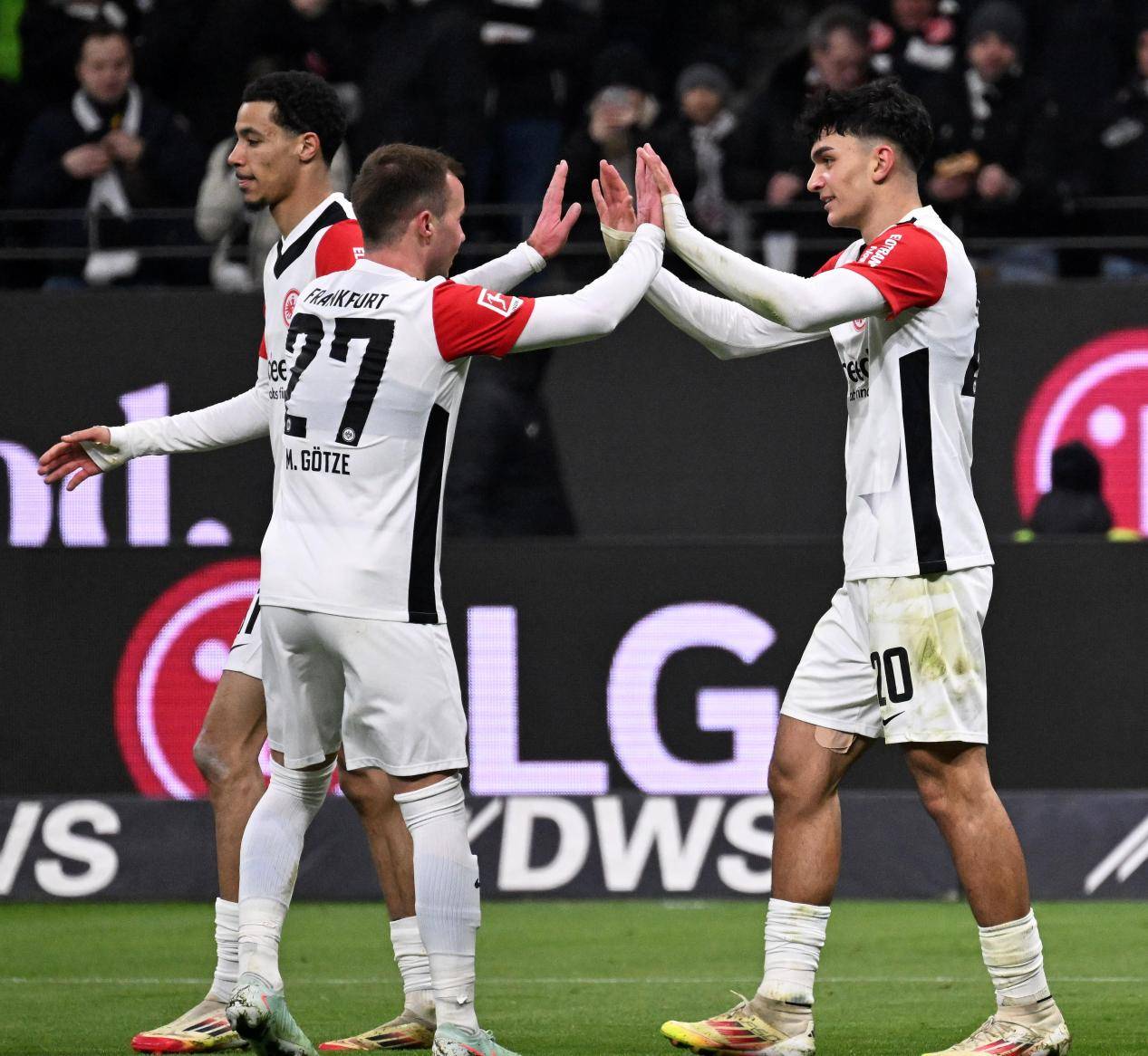 法兰克福再次逆转比分，战胜对手