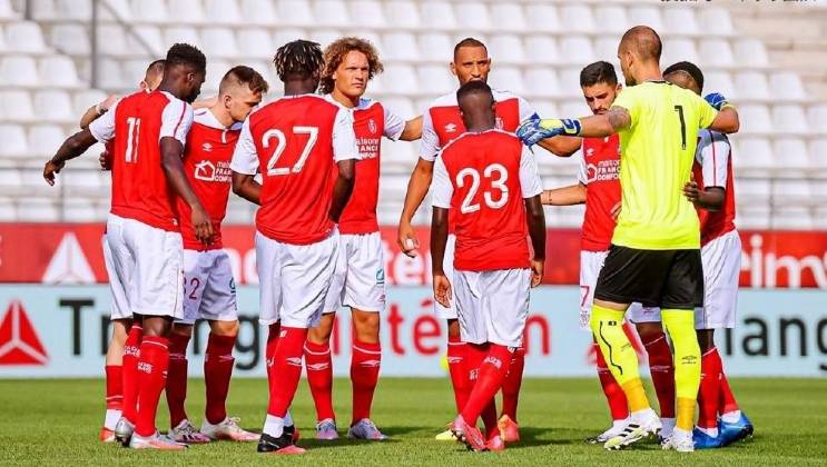 关于梅斯遭遇主场惨败,降至积分榜中游的信息 关于梅斯遭遇主场惨败,降至积分榜中游的信息