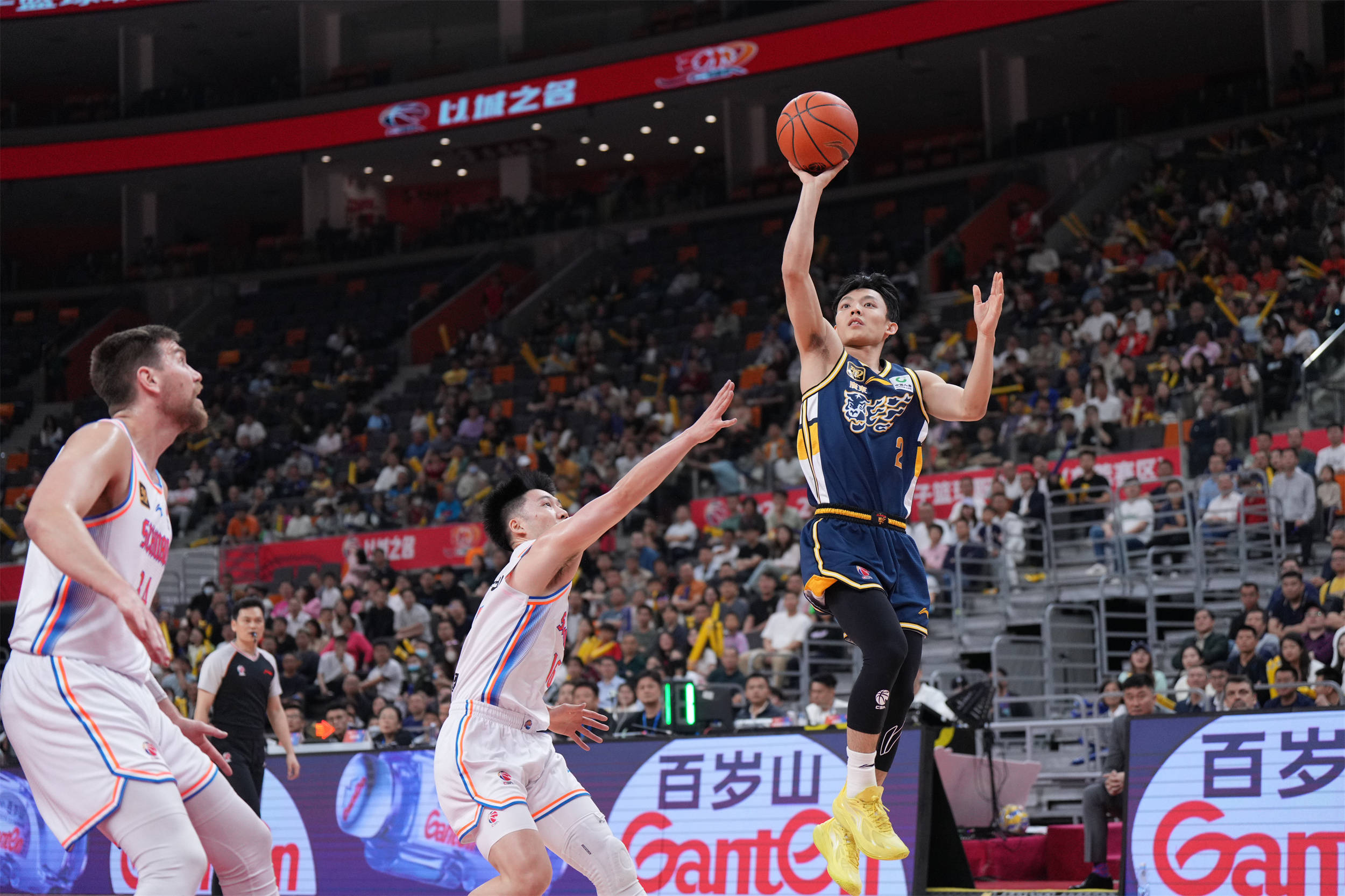 关于广东队表现出色,击败对手赢得胜利的信息 关于广东队表现出色,击败对手赢得胜利的信息