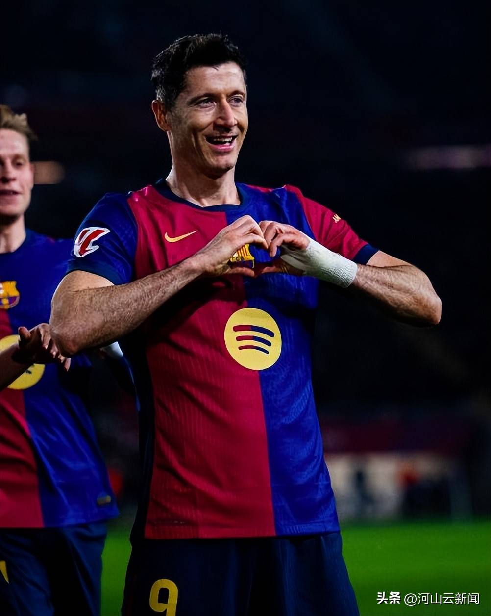 希腊神锋连续破门,球队表现出色的简单介绍 希腊神锋连续破门,球队表现出色的简单介绍