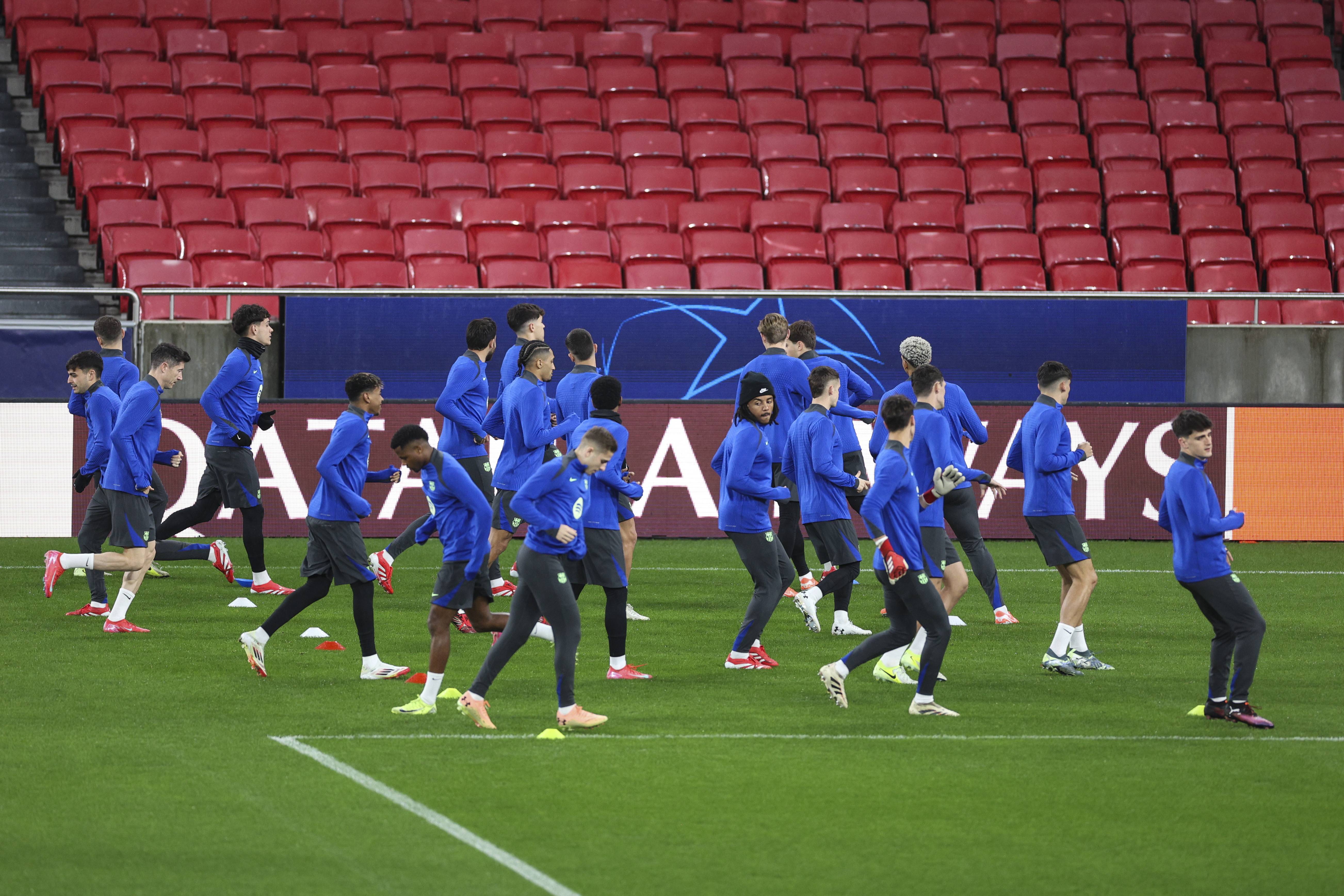 专业足球联赛战队努力备战决赛的简单介绍 专业足球联赛战队努力备战决赛的简单介绍