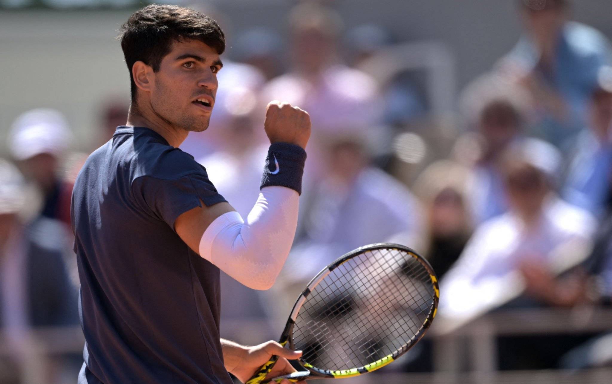 法网险胜蒙特卡洛大师赛，辛纳点燃赛场