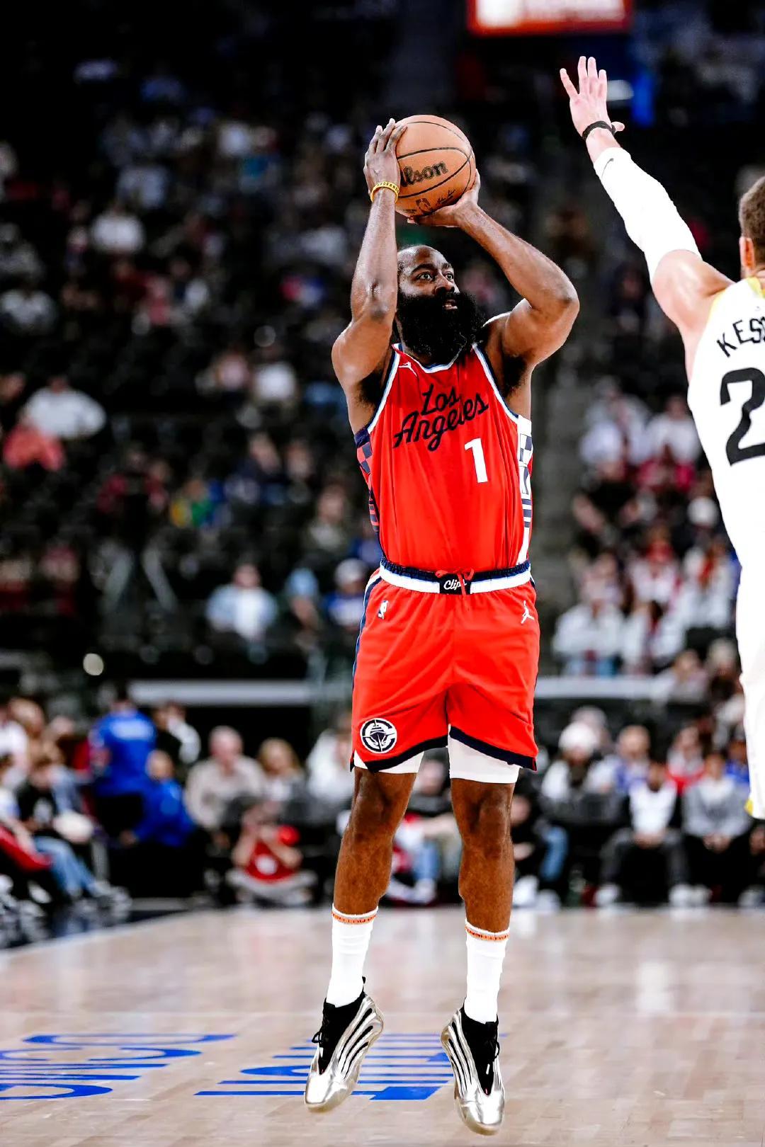 雷霆翻盘爵士，哈登刷新纪录