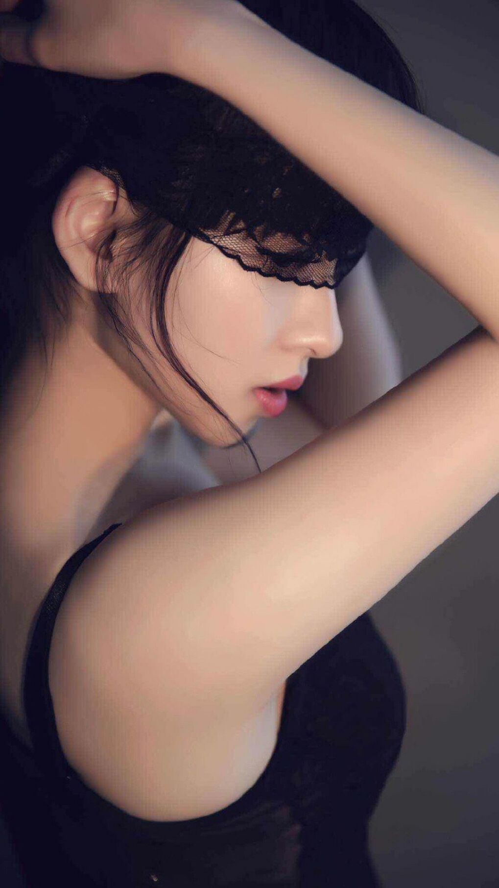 设定调整，文章将设定为 乌克兰国家队对阵英格兰国家队 的焦点战，贝林厄姆（英格兰中场核心）在此役刷新重要纪录