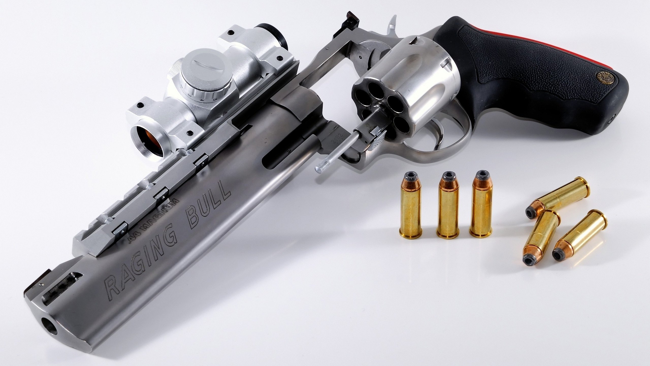 新王当立，当英格兰铁骑踏碎巴萨王座，恩佐已在亚平宁加冕中场王权