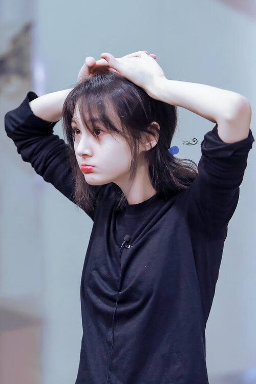 破晓时刻，跨时空篮球场上的塔图姆与失落十小时的谜题