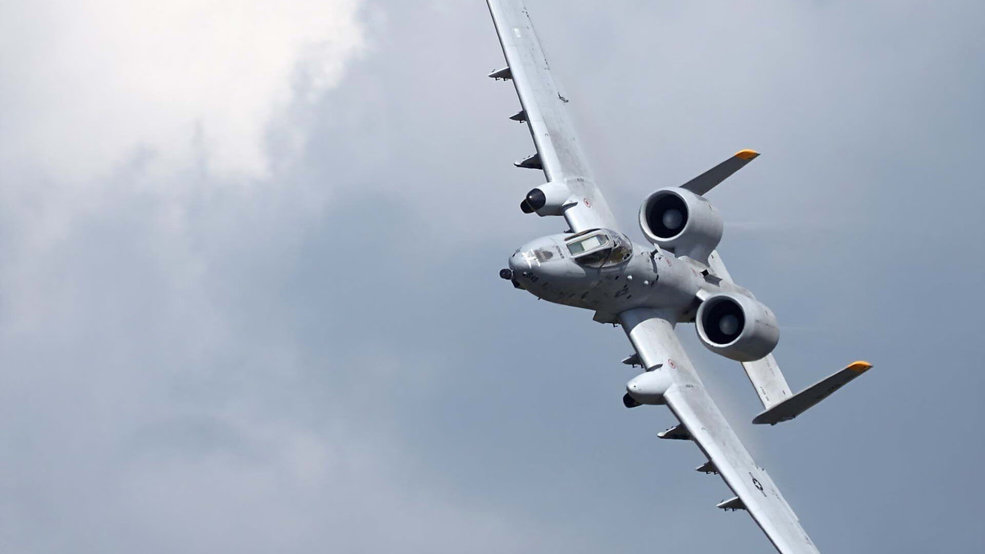 绿茵传奇跨越国界，伊布慈善赛连续破门，助秘鲁表演赛险胜日本